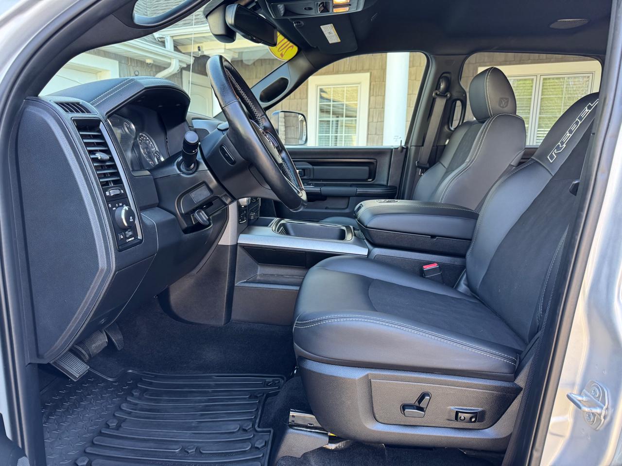 RAM 1500 Rebel 4x4 Crew Cab 5'7" Box 2017