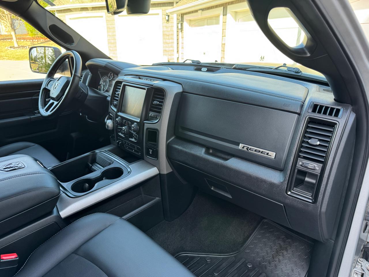 RAM 1500 Rebel 4x4 Crew Cab 5'7" Box 2017