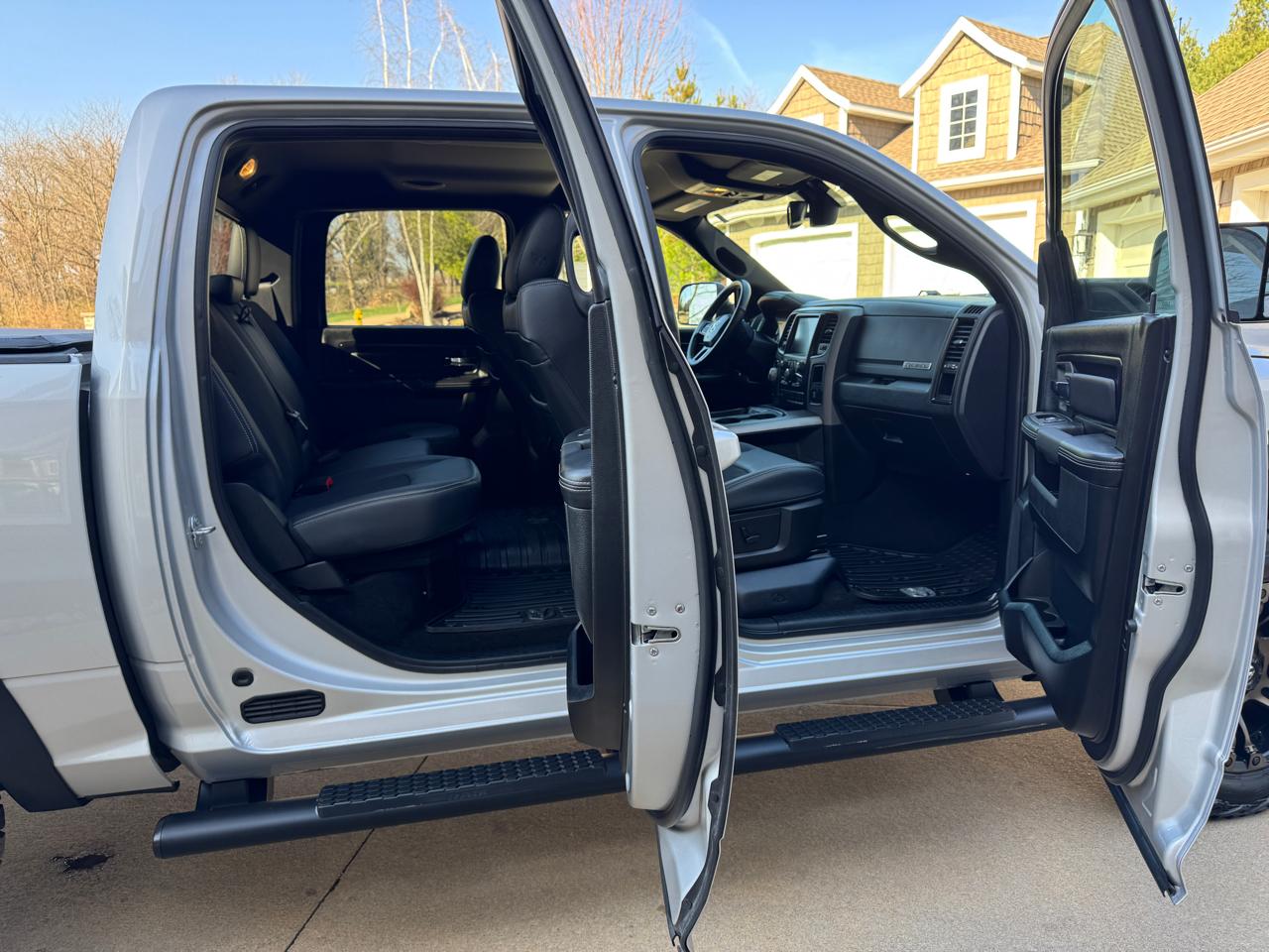 RAM 1500 Rebel 4x4 Crew Cab 5'7" Box 2017