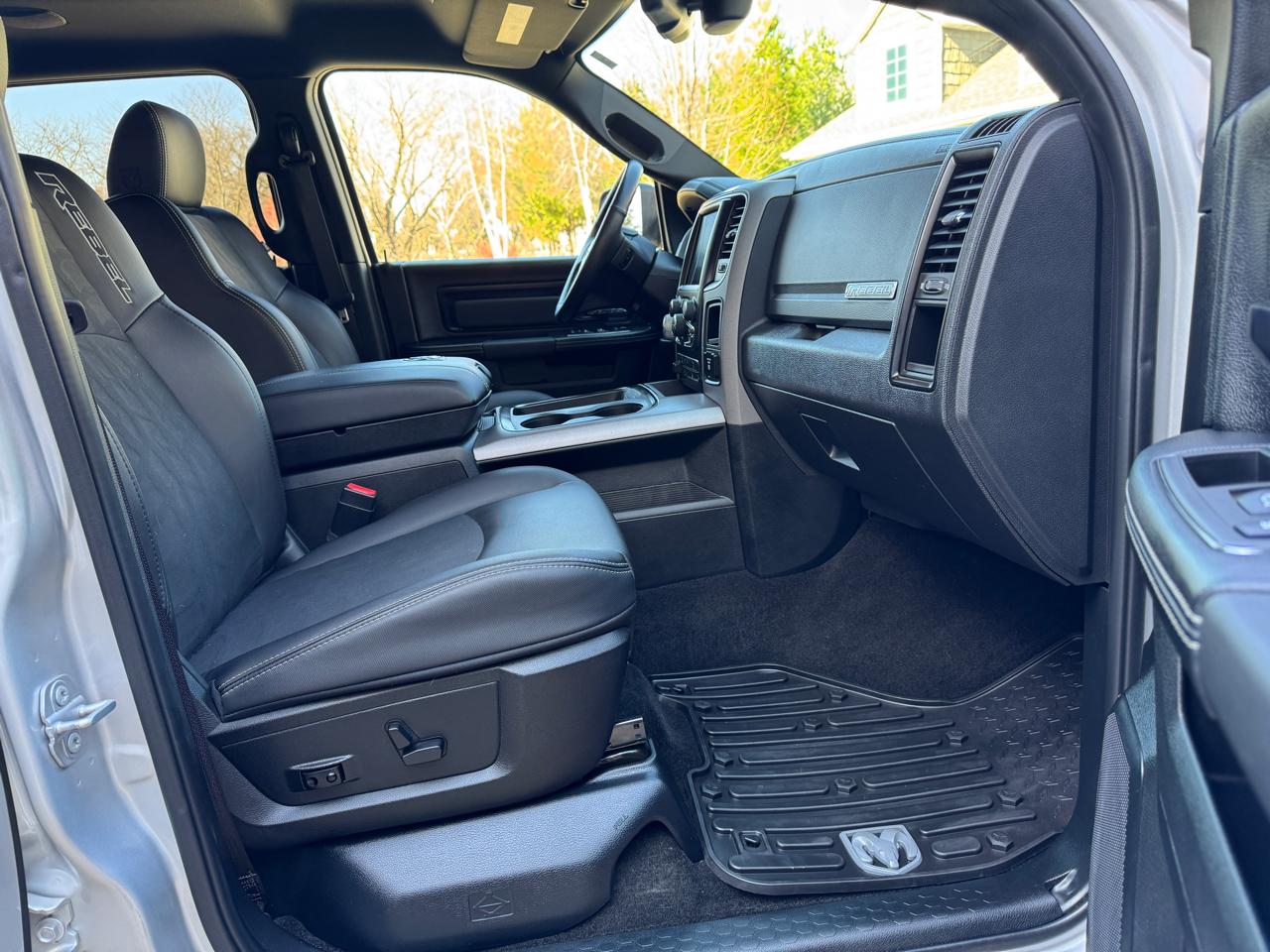 RAM 1500 Rebel 4x4 Crew Cab 5'7" Box 2017