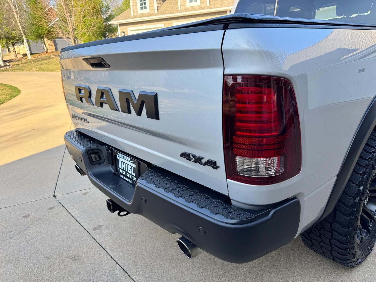 RAM 1500 Rebel 4x4 Crew Cab 5'7" Box 2017