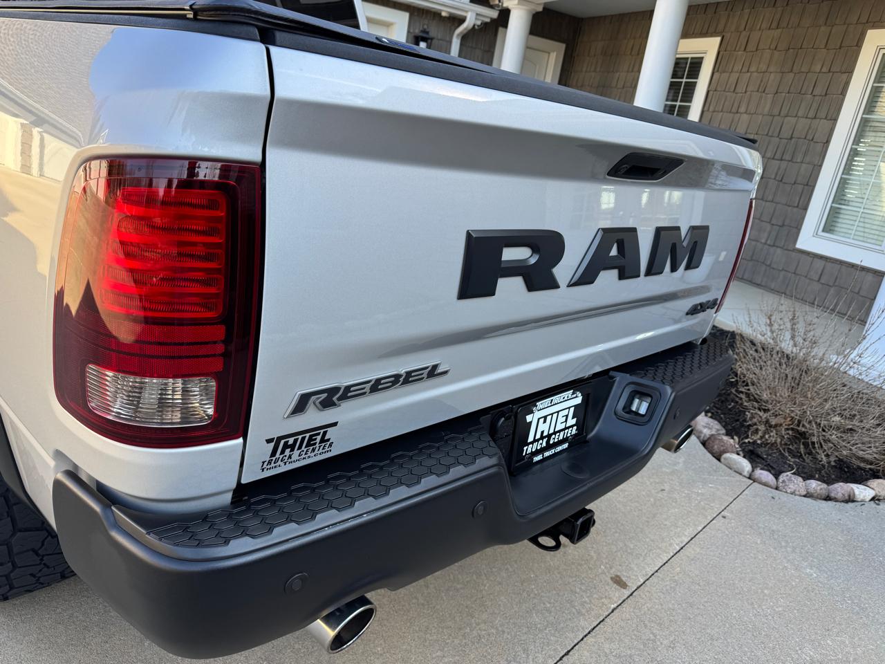 RAM 1500 Rebel 4x4 Crew Cab 5'7" Box 2017