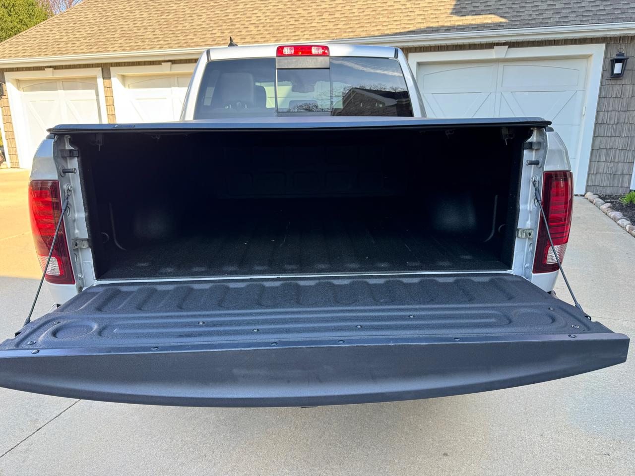 RAM 1500 Rebel 4x4 Crew Cab 5'7" Box 2017