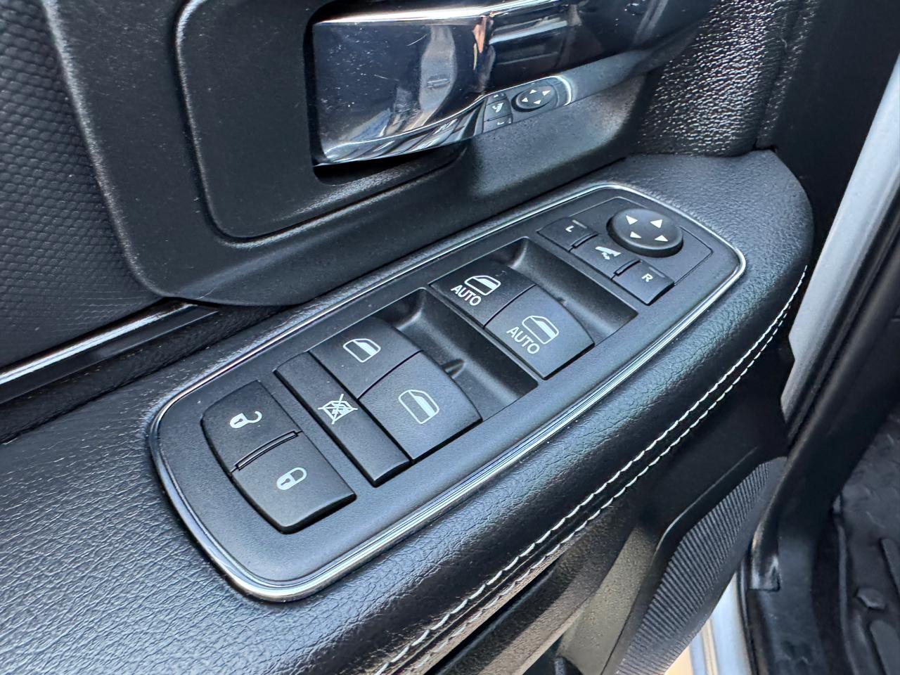 RAM 1500 Rebel 4x4 Crew Cab 5'7" Box 2017