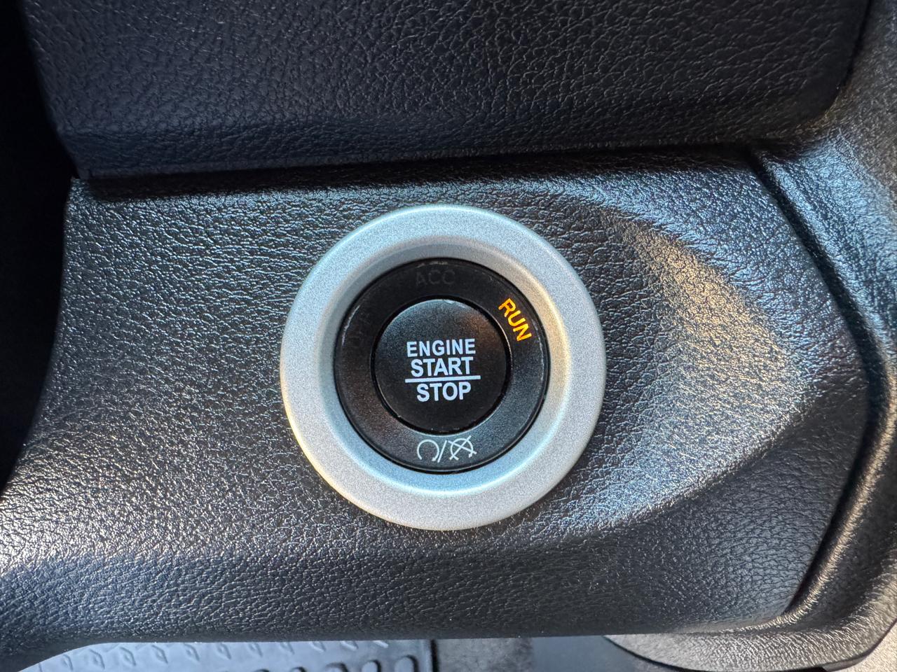 RAM 1500 Rebel 4x4 Crew Cab 5'7" Box 2017