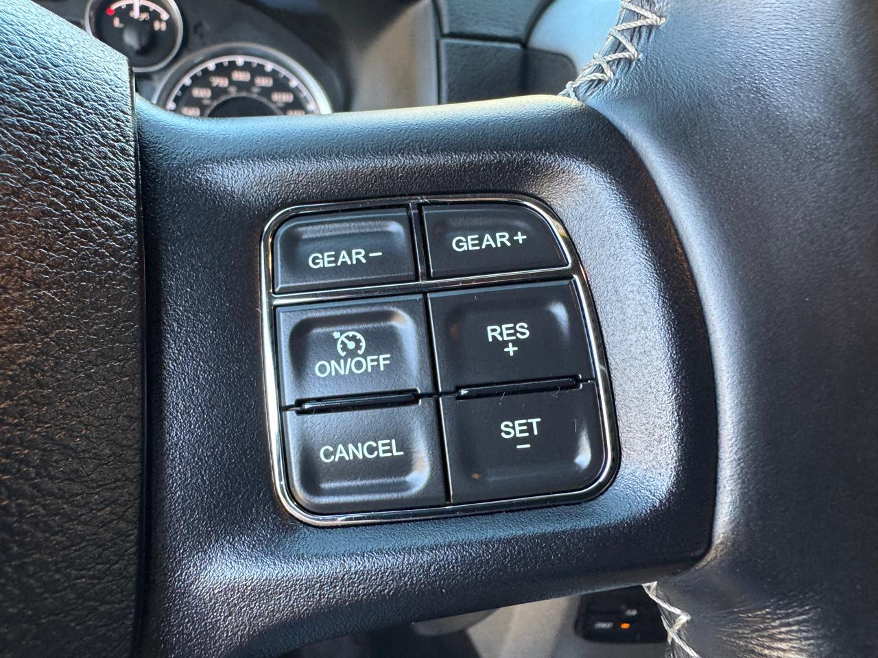 RAM 1500 Rebel 4x4 Crew Cab 5'7" Box 2017