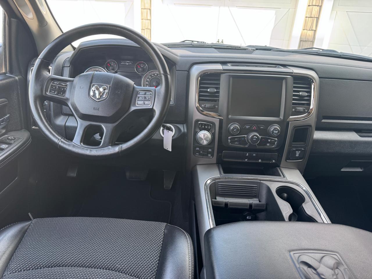 RAM 1500 4WD Quad Cab 140.5" Sport 2016