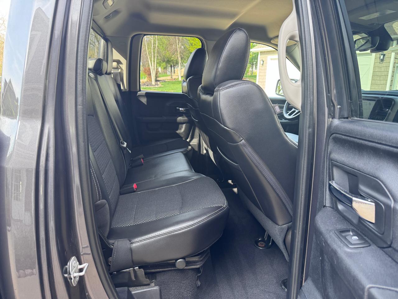 RAM 1500 4WD Quad Cab 140.5" Sport 2016