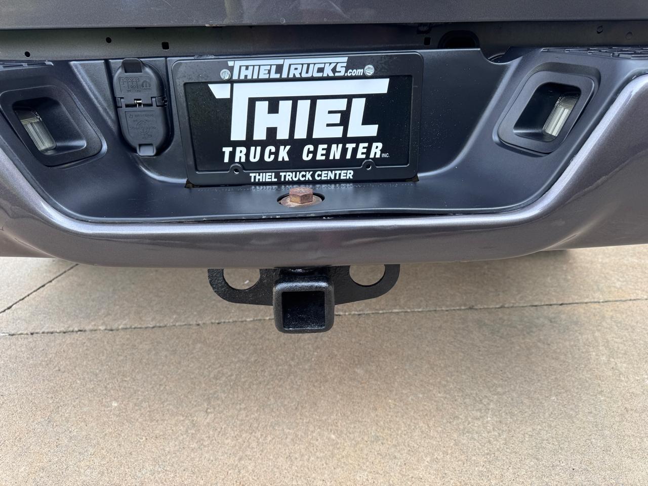 RAM 1500 4WD Quad Cab 140.5" Sport 2016