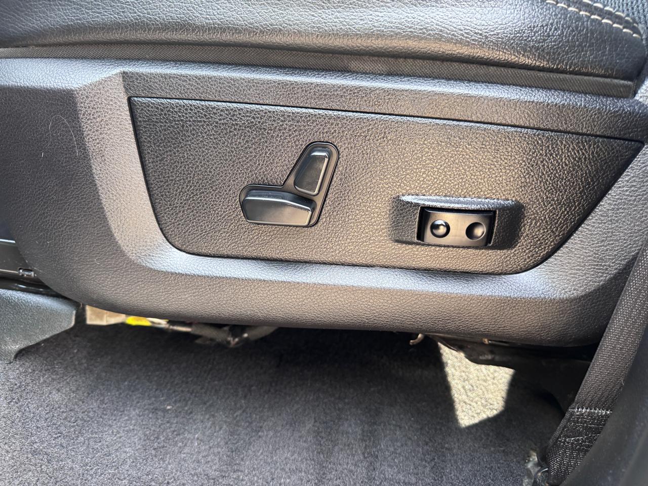 RAM 1500 4WD Quad Cab 140.5" Sport 2016