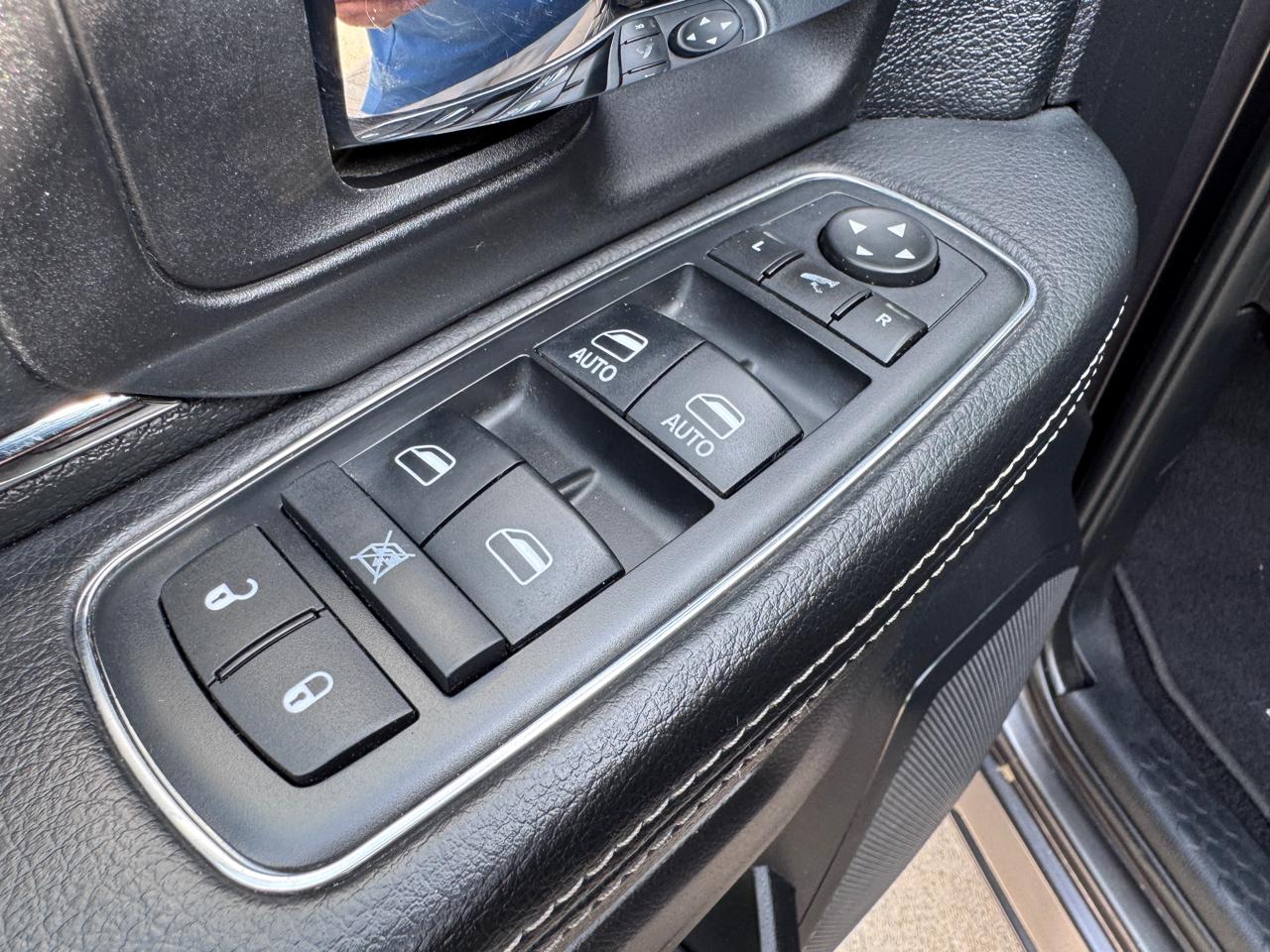 RAM 1500 4WD Quad Cab 140.5" Sport 2016