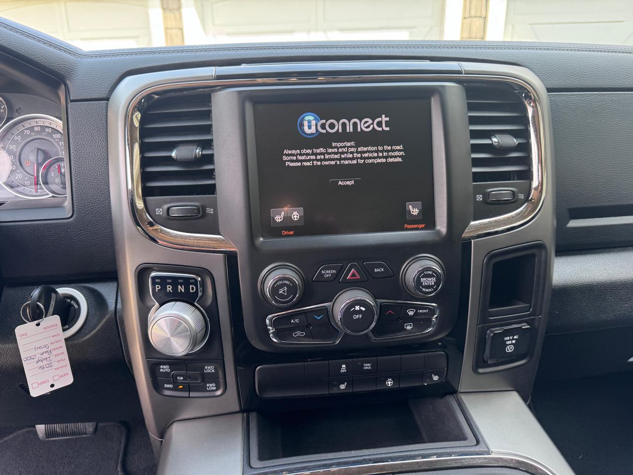 RAM 1500 4WD Quad Cab 140.5" Sport 2016