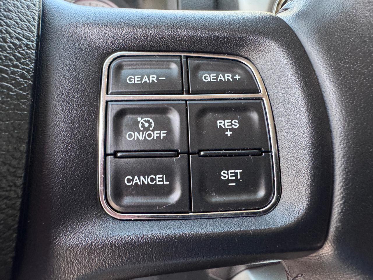 RAM 1500 4WD Quad Cab 140.5" Sport 2016