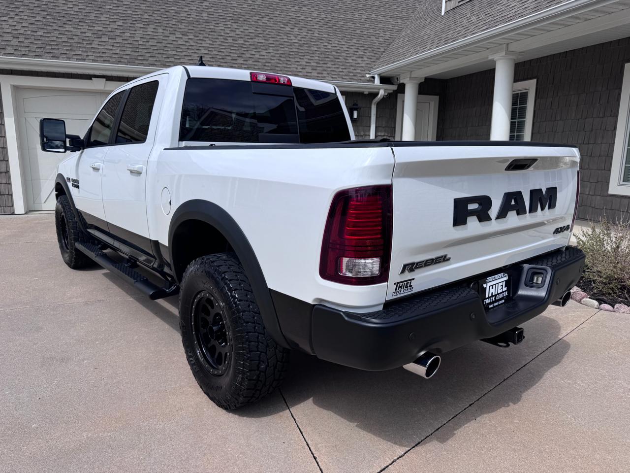 RAM 1500 4WD Crew Cab 140.5" Rebel 2016