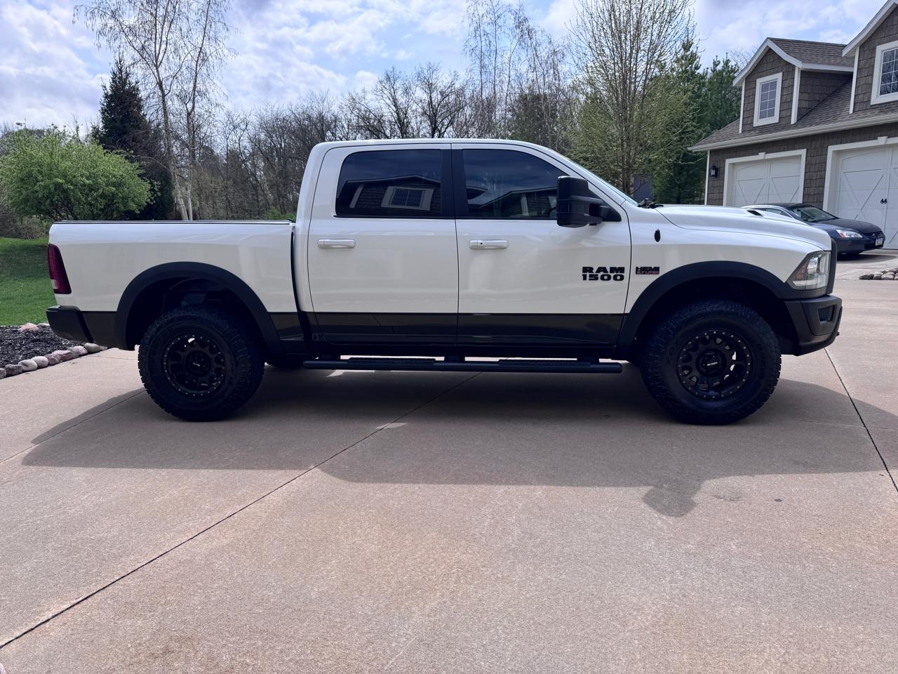 RAM 1500 4WD Crew Cab 140.5" Rebel 2016