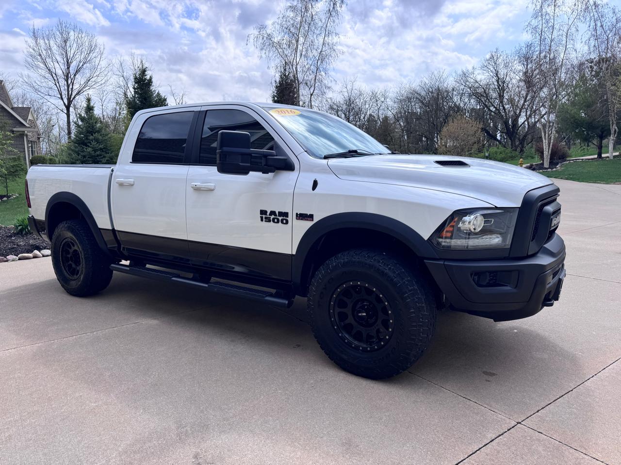 RAM 1500 4WD Crew Cab 140.5" Rebel 2016