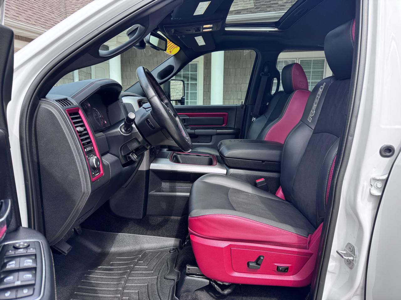 RAM 1500 4WD Crew Cab 140.5" Rebel 2016