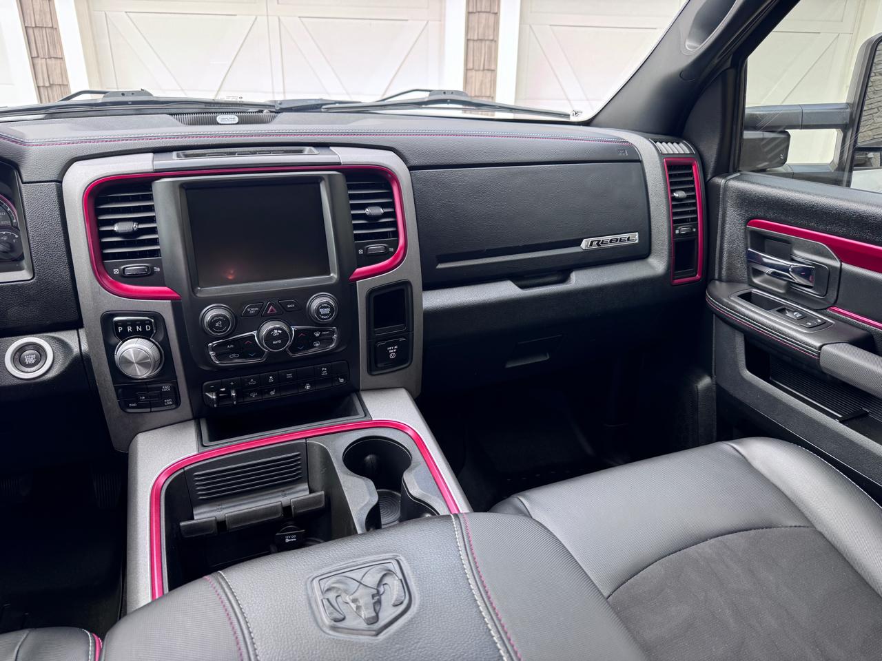 RAM 1500 4WD Crew Cab 140.5" Rebel 2016