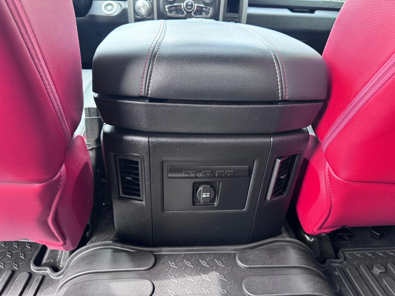 RAM 1500 4WD Crew Cab 140.5" Rebel 2016