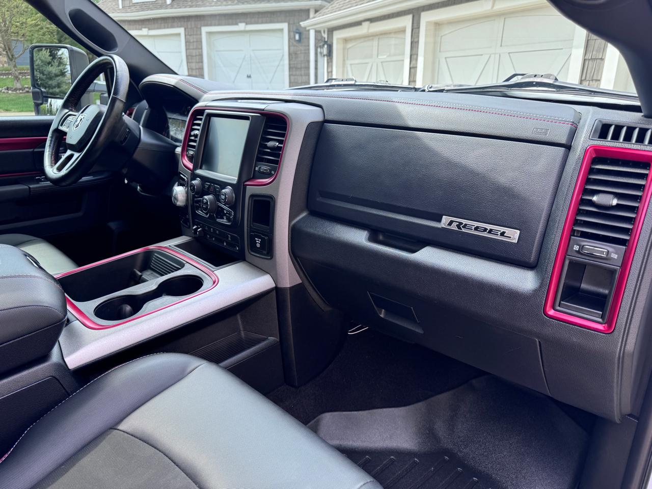 RAM 1500 4WD Crew Cab 140.5" Rebel 2016