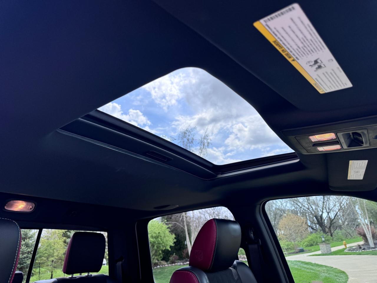 RAM 1500 4WD Crew Cab 140.5" Rebel 2016