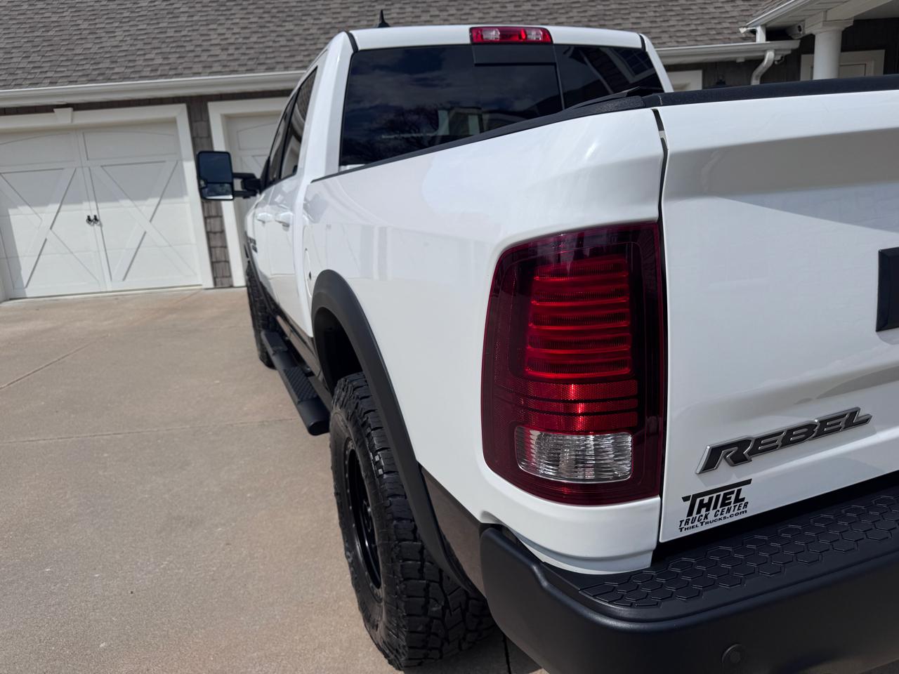 RAM 1500 4WD Crew Cab 140.5" Rebel 2016