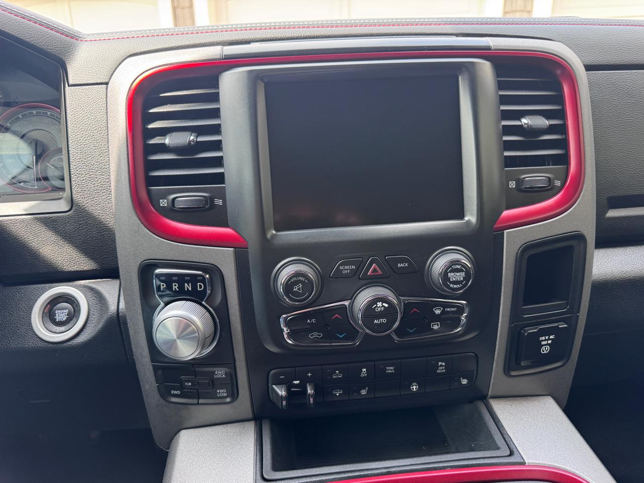 RAM 1500 4WD Crew Cab 140.5" Rebel 2016