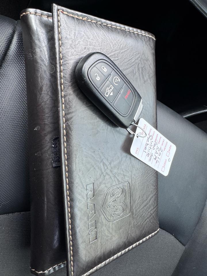 RAM 1500 4WD Crew Cab 140.5" Rebel 2016