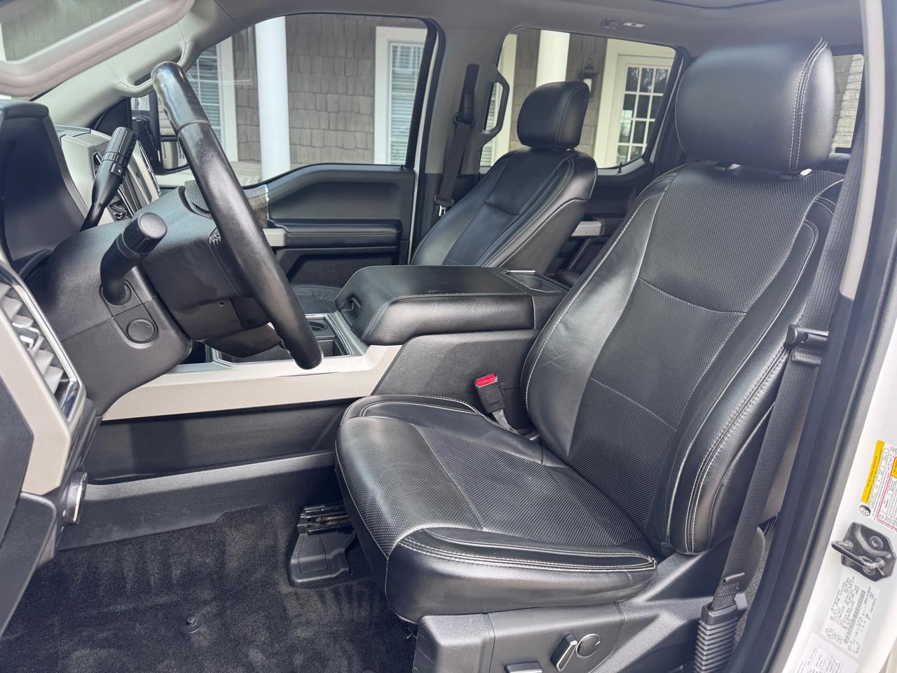 Ford Super Duty F-350 SRW Lariat 4WD Crew Cab 6.75' Box 2017