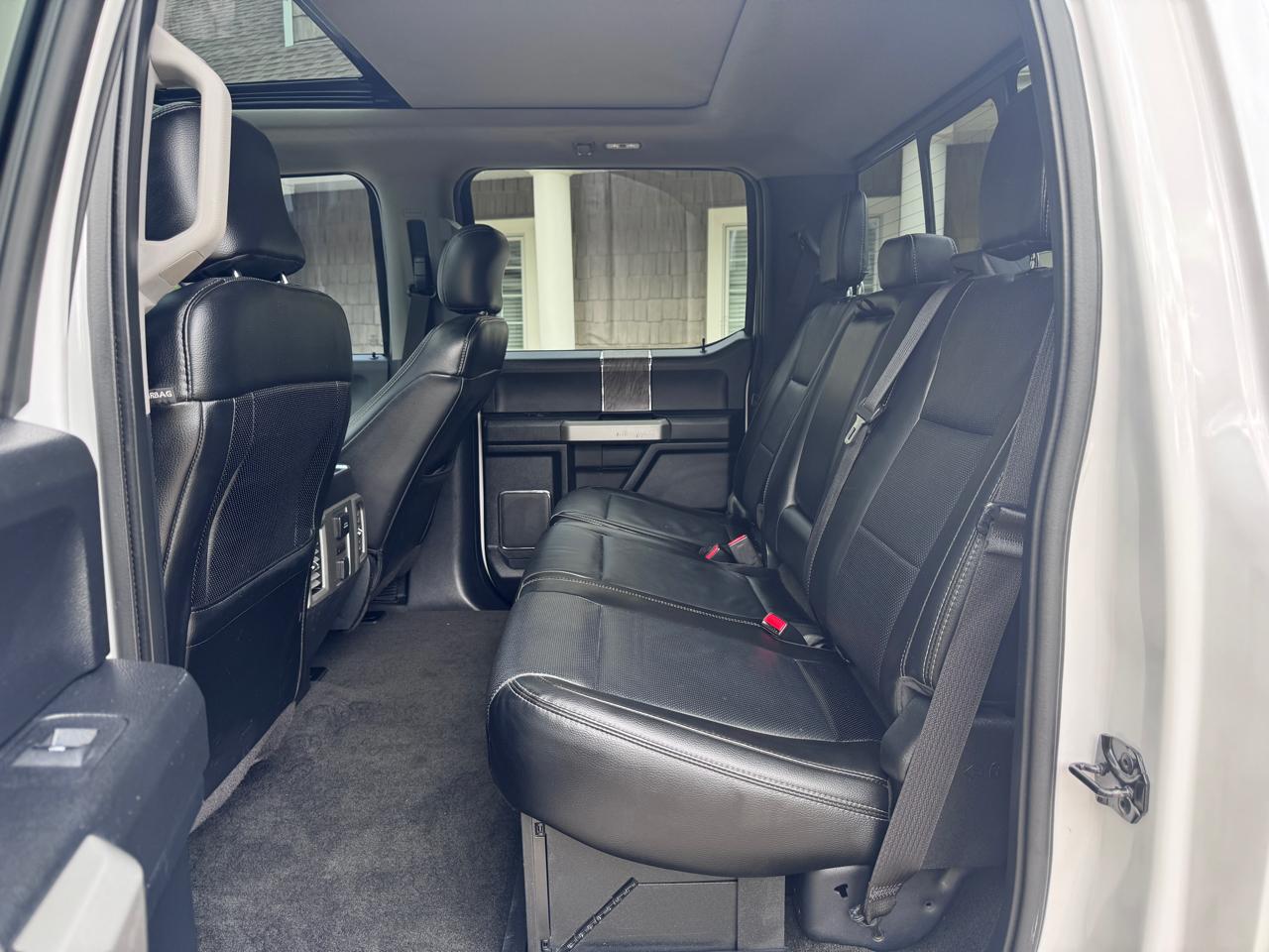 Ford Super Duty F-350 SRW Lariat 4WD Crew Cab 6.75' Box 2017