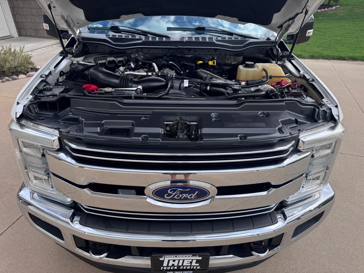 Ford Super Duty F-350 SRW Lariat 4WD Crew Cab 6.75' Box 2017