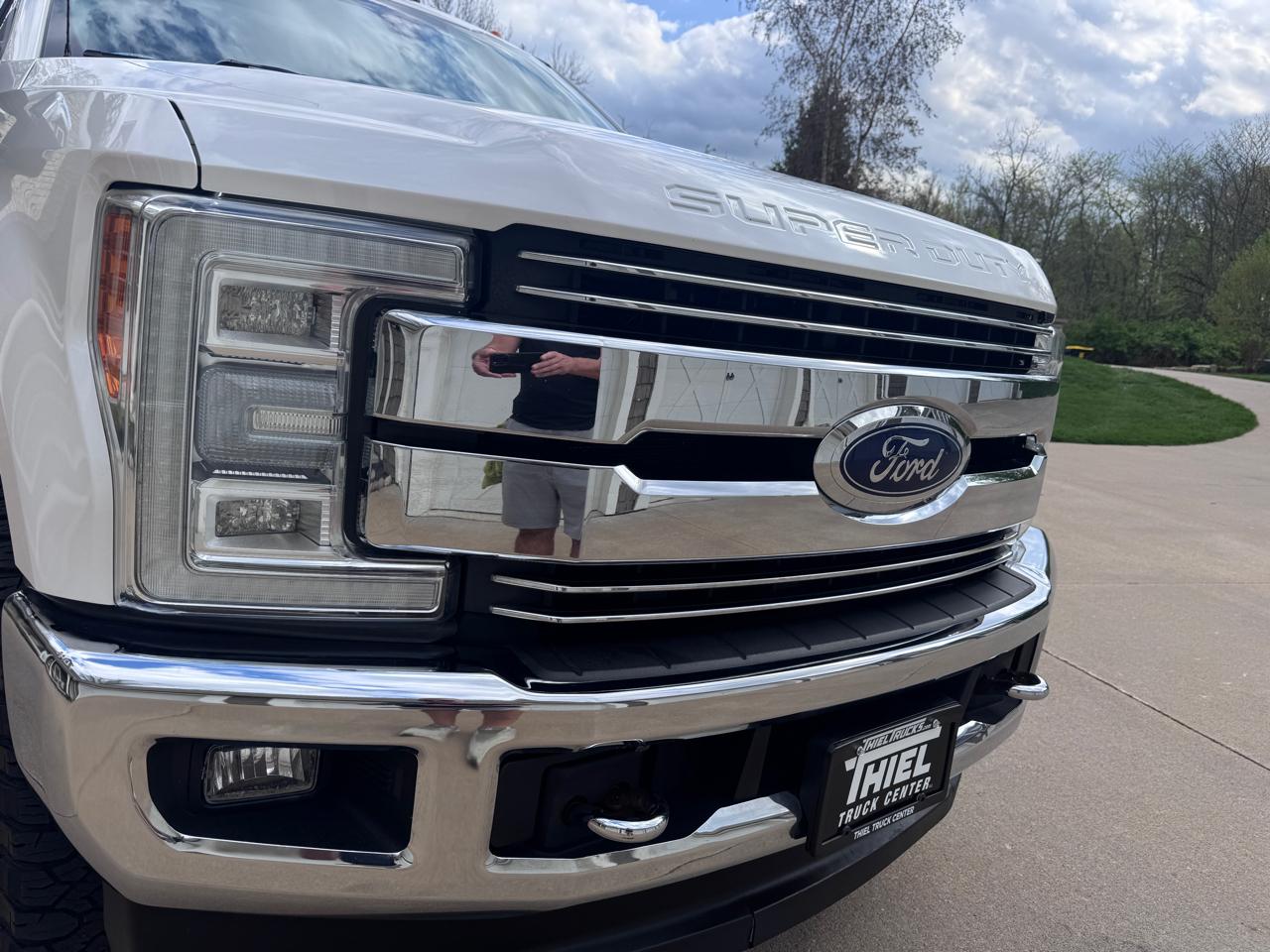 Ford Super Duty F-350 SRW Lariat 4WD Crew Cab 6.75' Box 2017