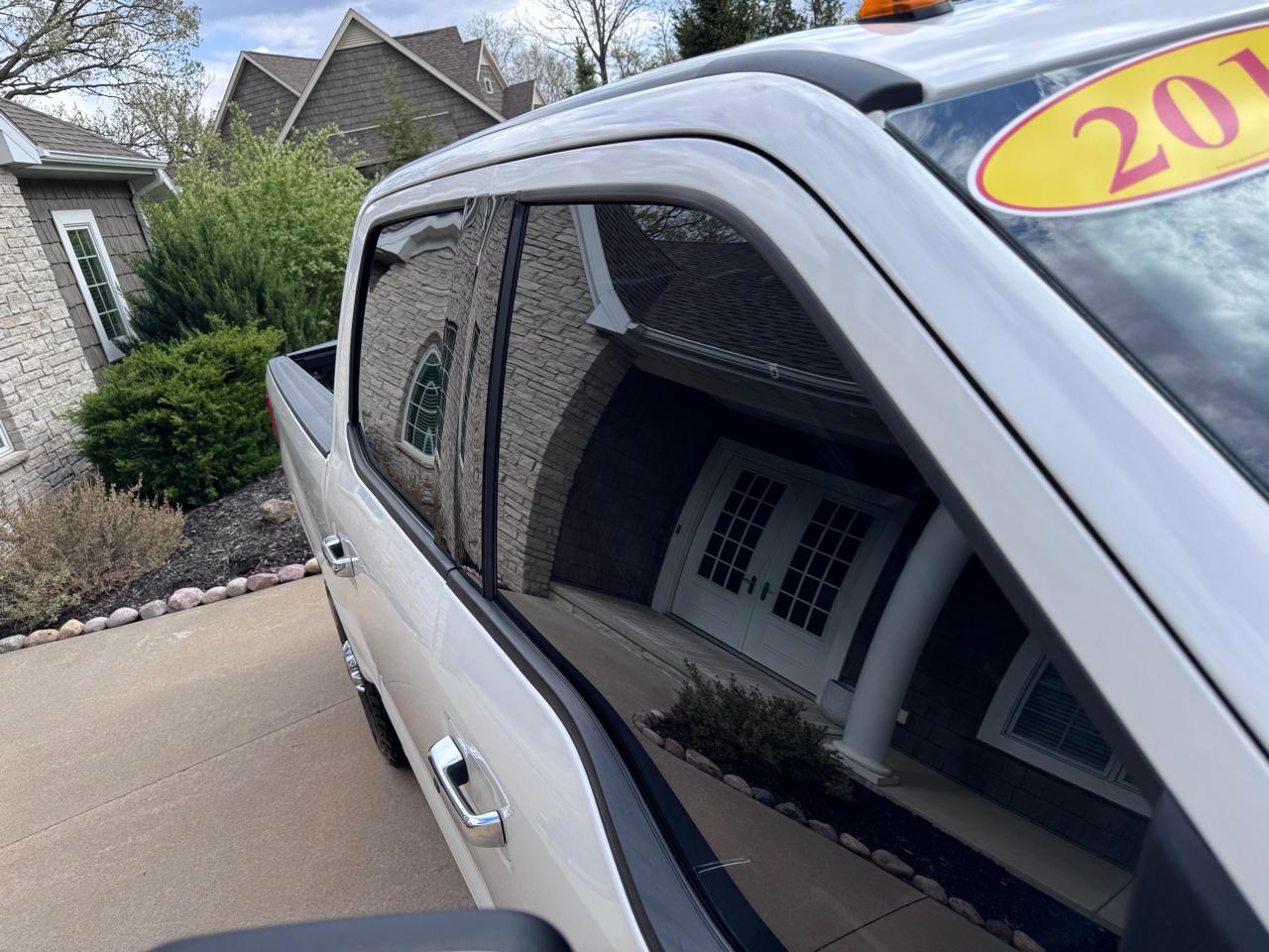 Ford Super Duty F-350 SRW Lariat 4WD Crew Cab 6.75' Box 2017