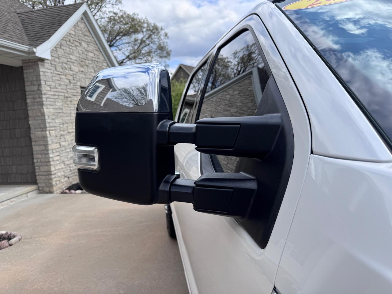 Ford Super Duty F-350 SRW Lariat 4WD Crew Cab 6.75' Box 2017