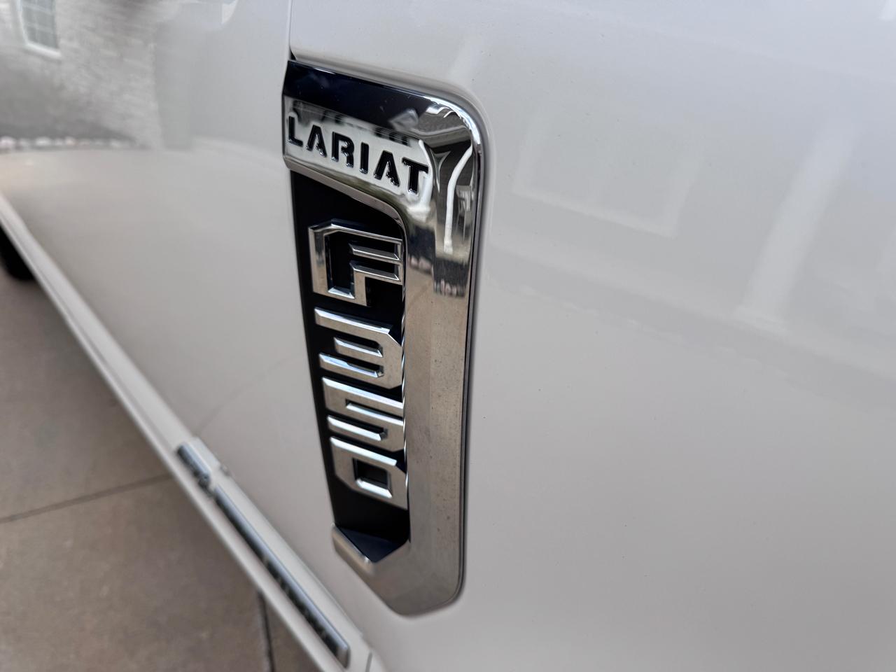 Ford Super Duty F-350 SRW Lariat 4WD Crew Cab 6.75' Box 2017