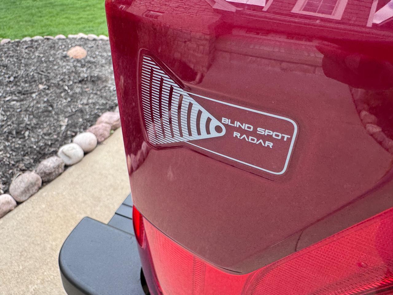 Ford Super Duty F-350 SRW Lariat 4WD Crew Cab 6.75' Box 2017