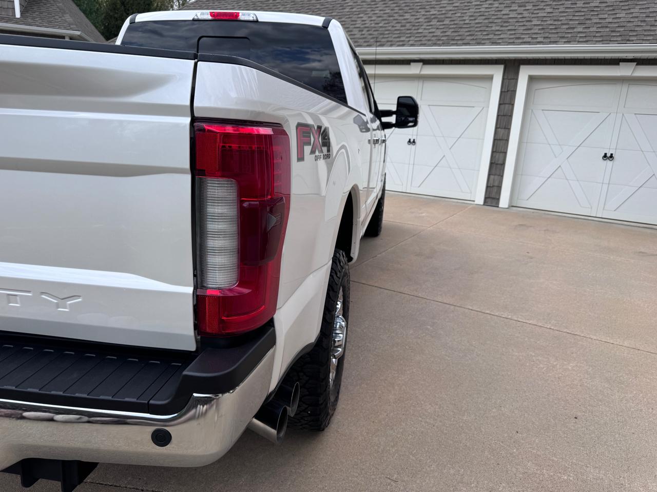 Ford Super Duty F-350 SRW Lariat 4WD Crew Cab 6.75' Box 2017