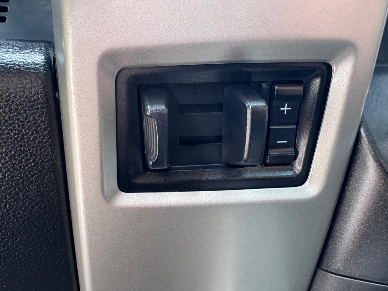 Ford Super Duty F-350 SRW Lariat 4WD Crew Cab 6.75' Box 2017