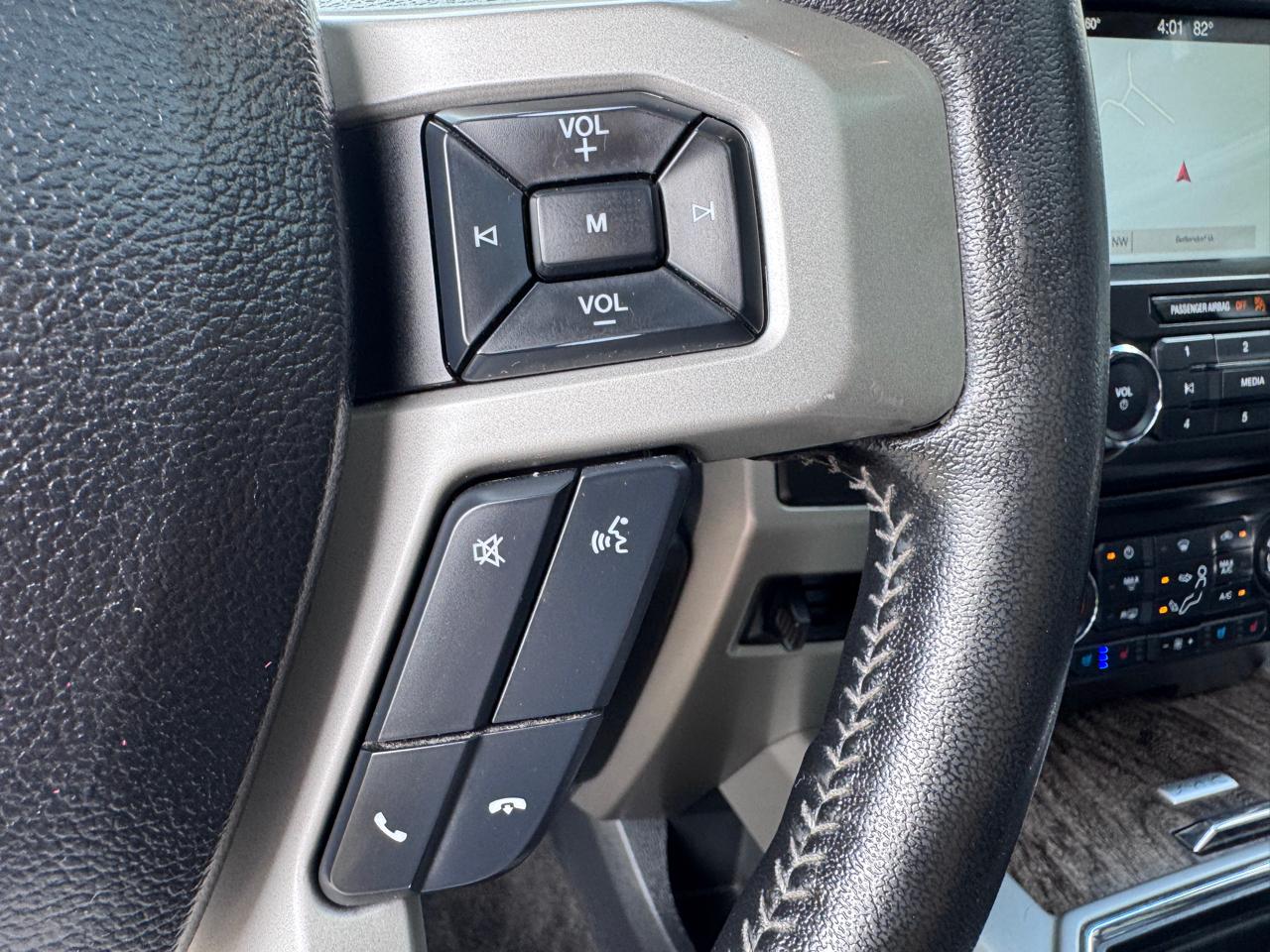 Ford Super Duty F-350 SRW Lariat 4WD Crew Cab 6.75' Box 2017