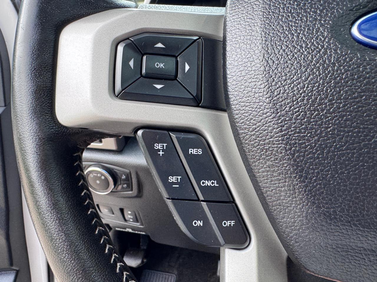 Ford Super Duty F-350 SRW Lariat 4WD Crew Cab 6.75' Box 2017