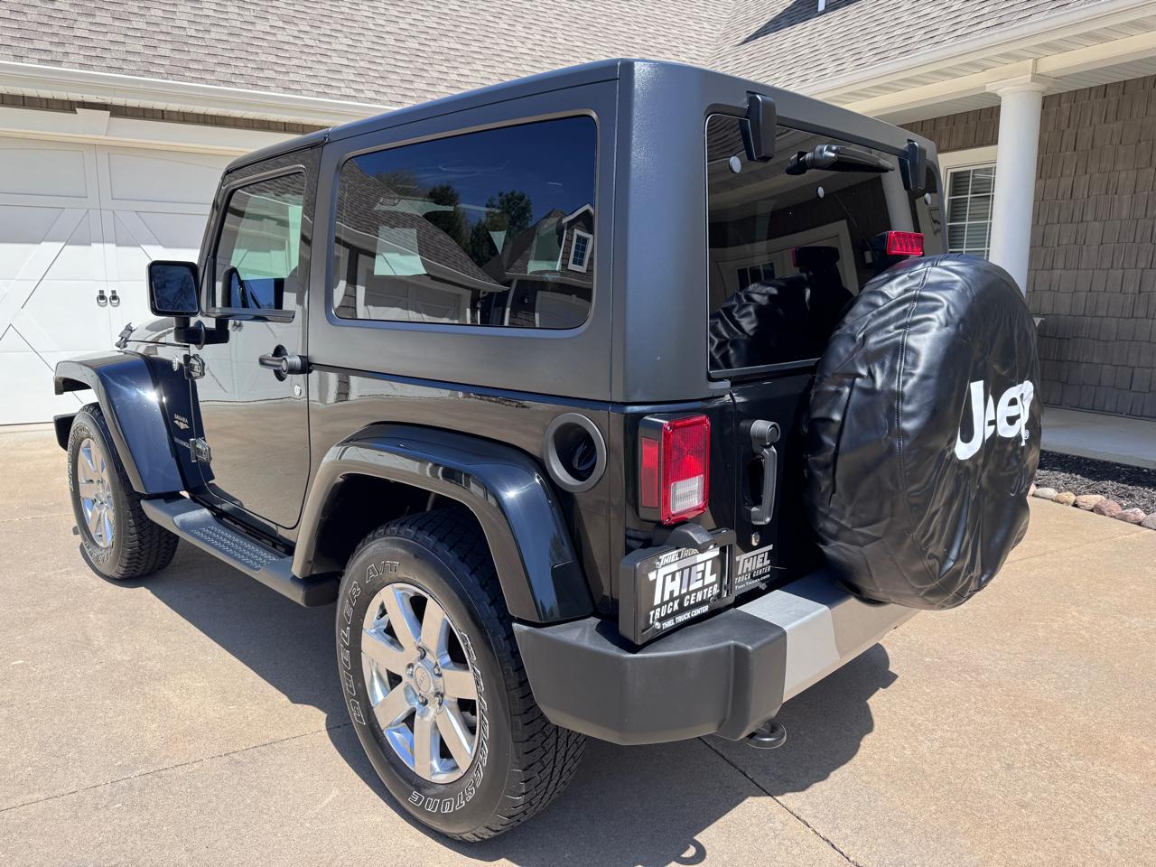 Jeep Wrangler 4WD 2dr Sahara 2012