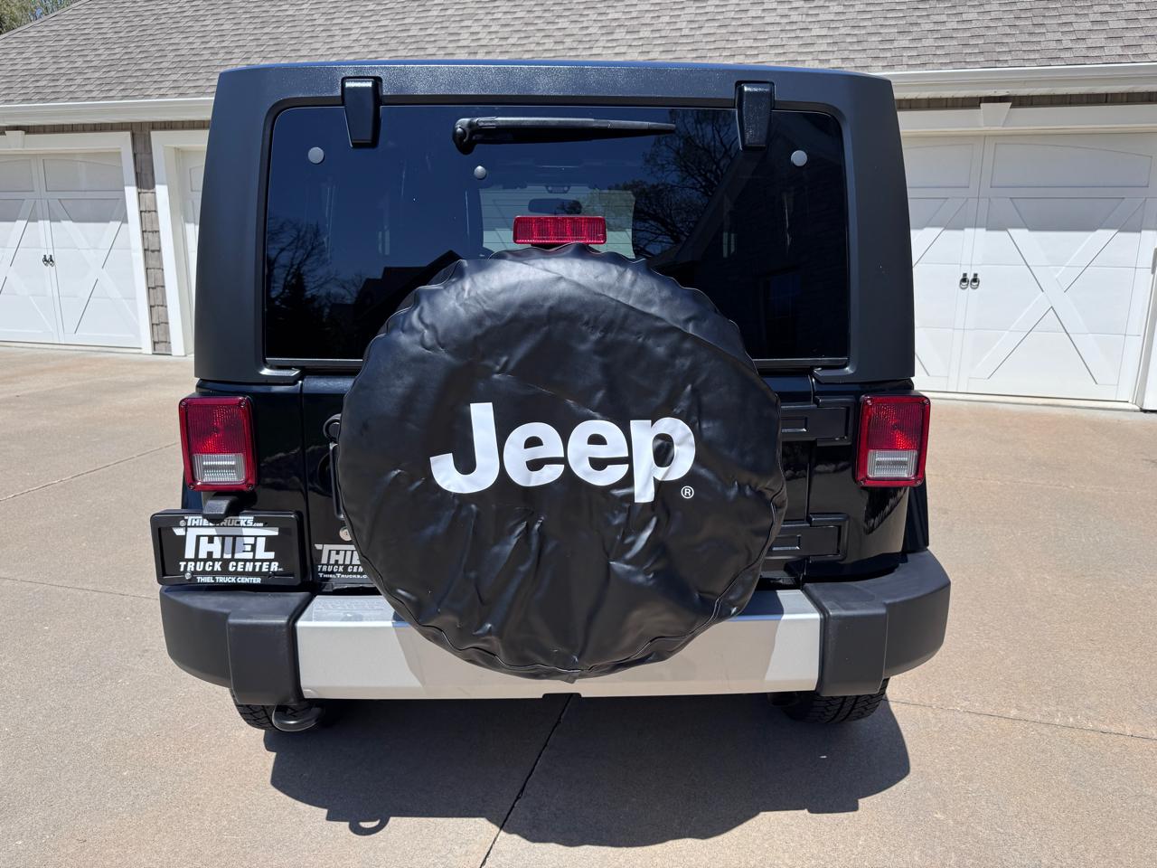 Jeep Wrangler 4WD 2dr Sahara 2012