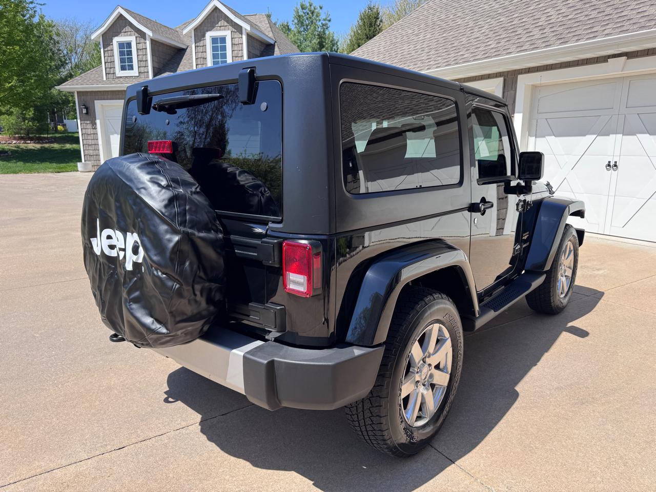 Jeep Wrangler 4WD 2dr Sahara 2012