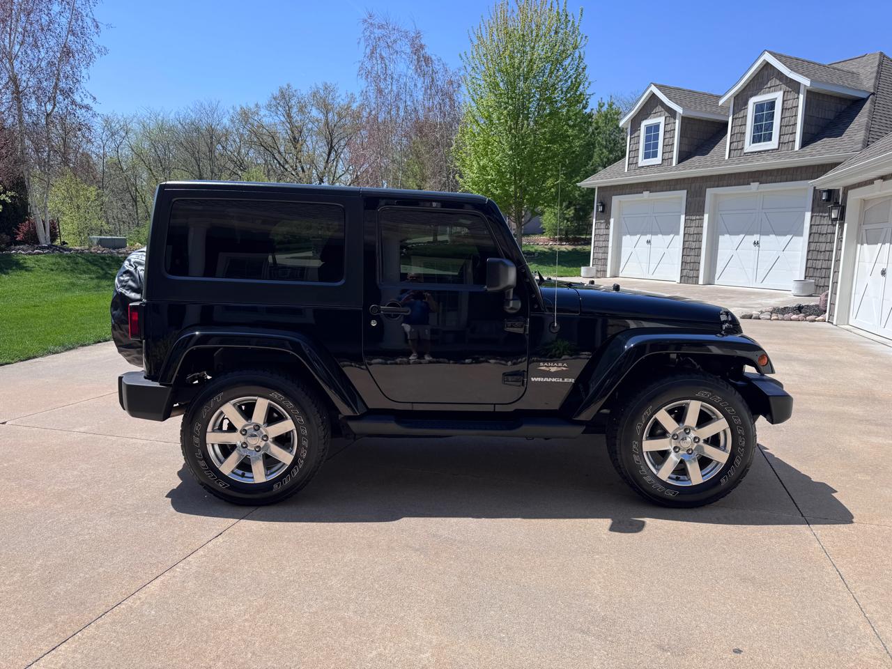 Jeep Wrangler 4WD 2dr Sahara 2012
