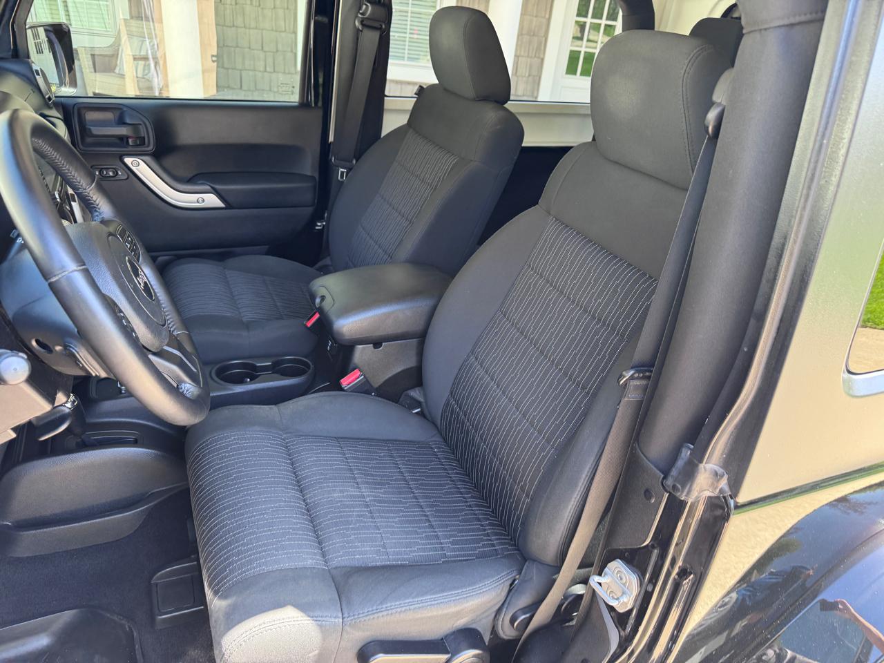 Jeep Wrangler 4WD 2dr Sahara 2012