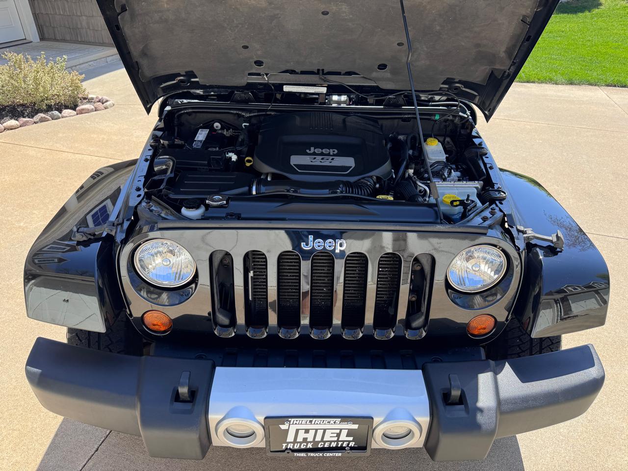 Jeep Wrangler 4WD 2dr Sahara 2012
