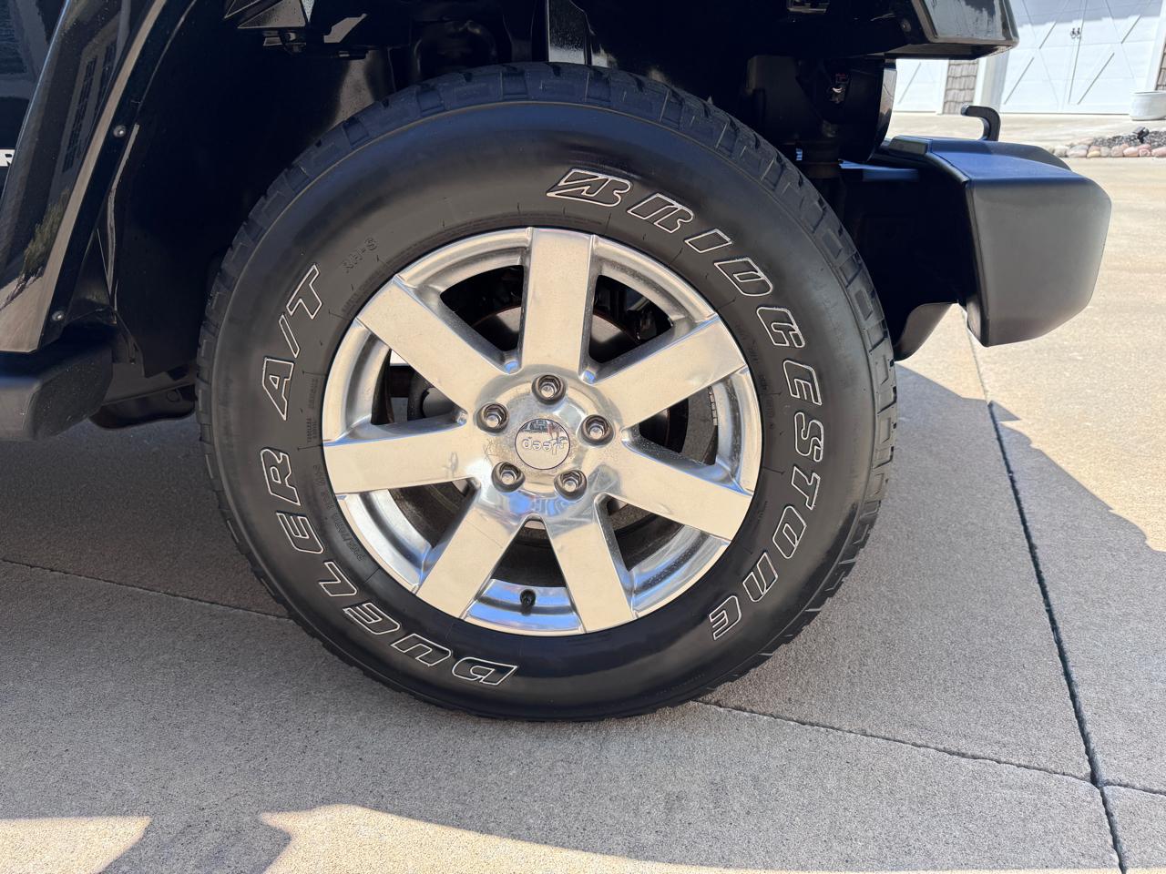 Jeep Wrangler 4WD 2dr Sahara 2012