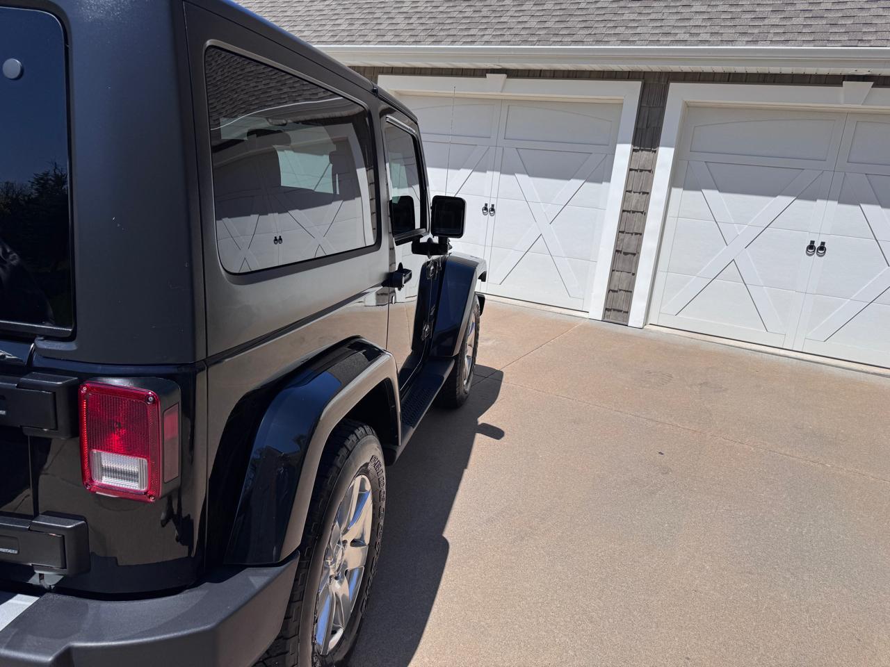Jeep Wrangler 4WD 2dr Sahara 2012
