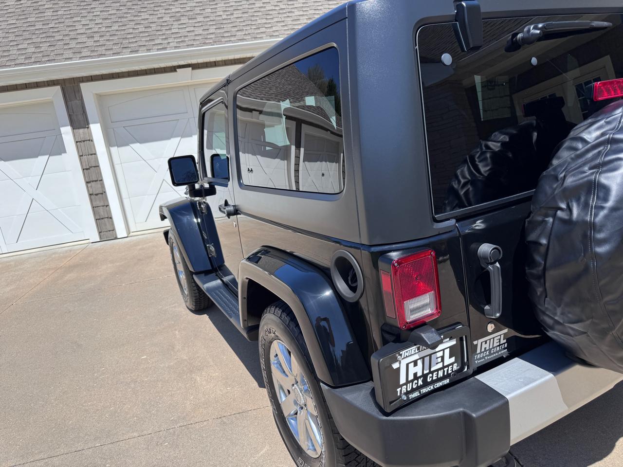 Jeep Wrangler 4WD 2dr Sahara 2012