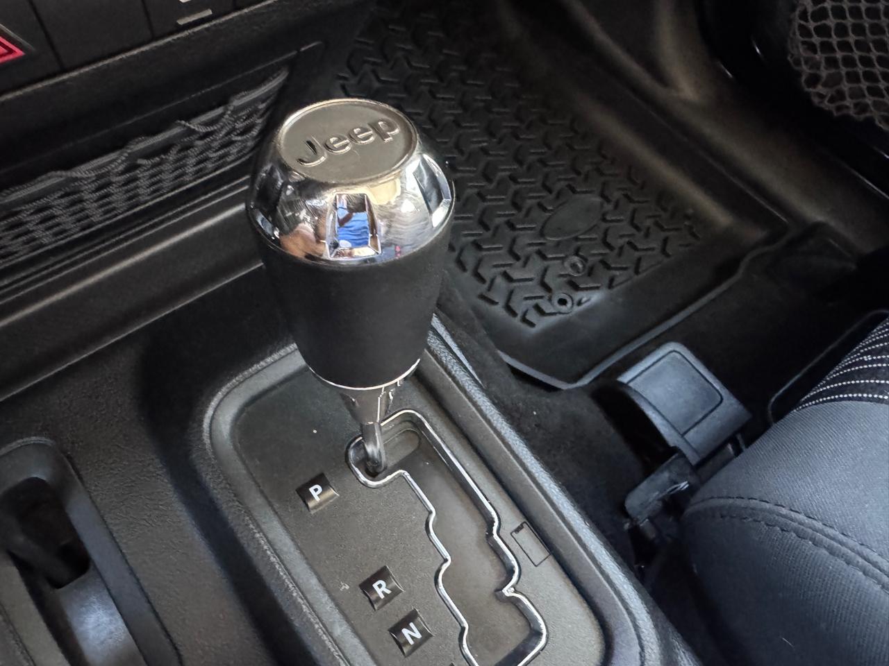 Jeep Wrangler 4WD 2dr Sahara 2012